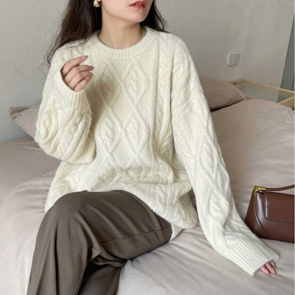 Round neck cable knit sweater