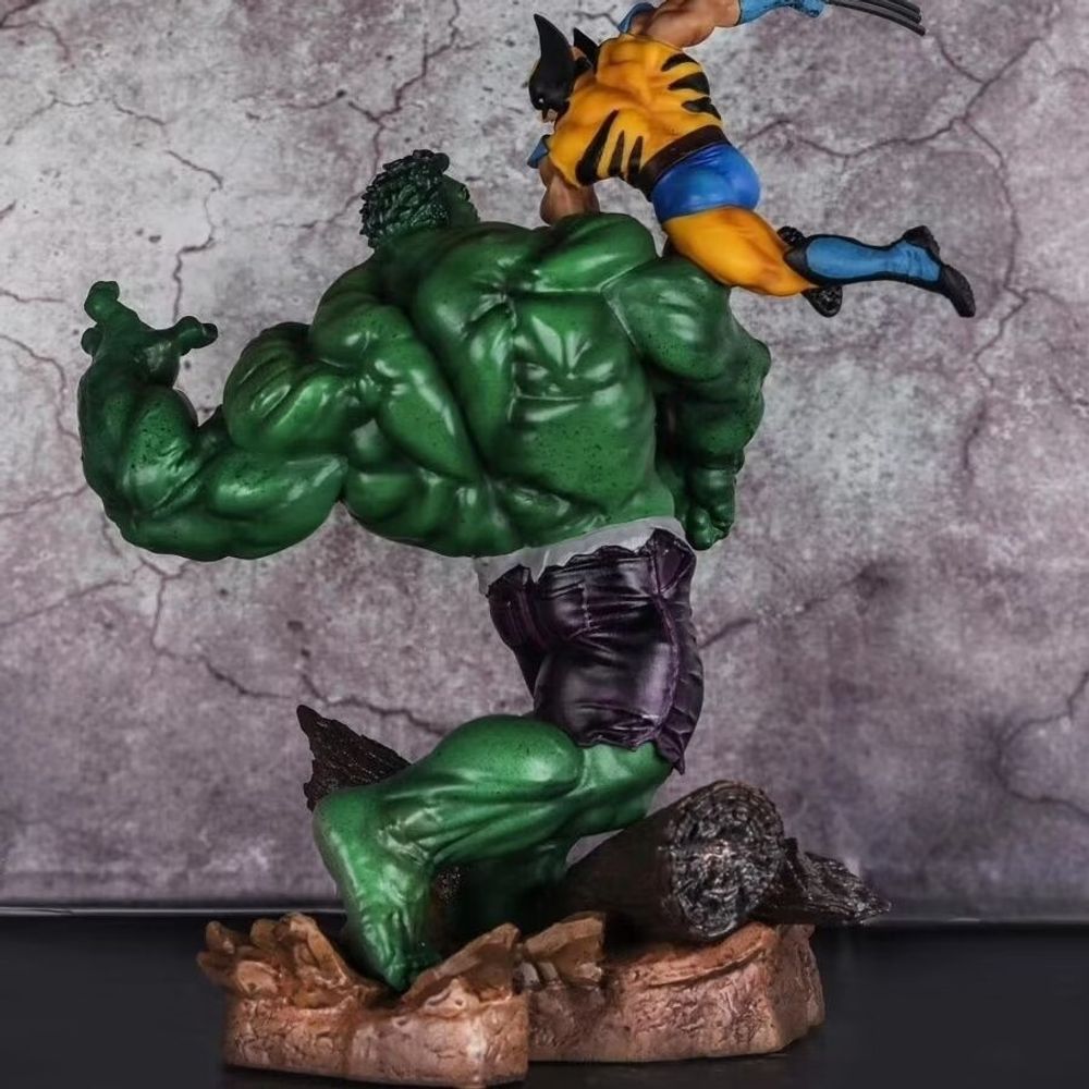 Wolverine VS Hulk Super Statue Action Figure