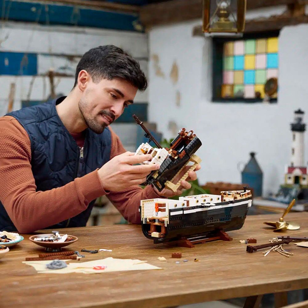 LEGO 10335 Endurance Expedition Ship Building Block Set 5