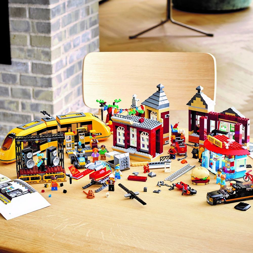 LEGO 60271 City Square Building Blocks Set 4