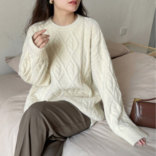 Round neck cable knit sweater 2